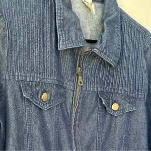 Women’s Lightweight Cotton Denim Jacket; Full Zip; Side+Front Pockets; Textured